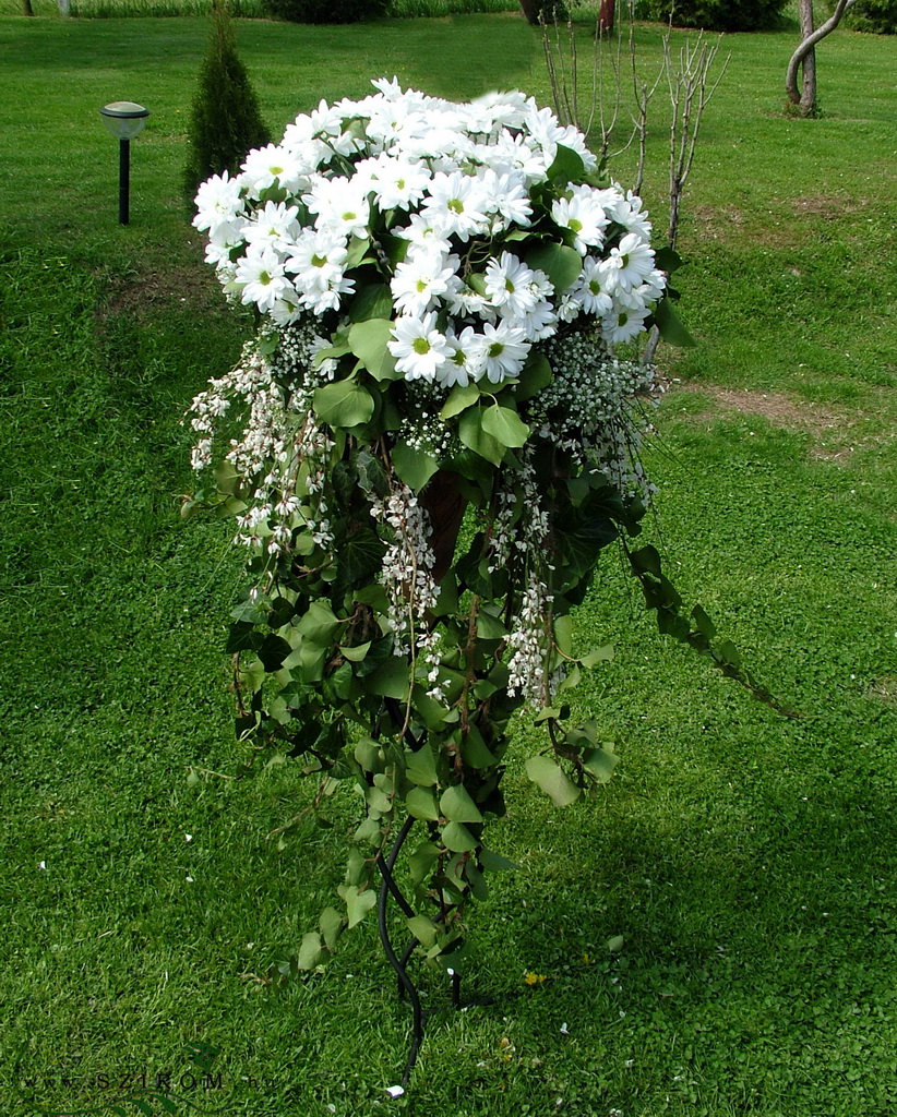 Blumenlieferung nach Budapest - Festsaaldekoration