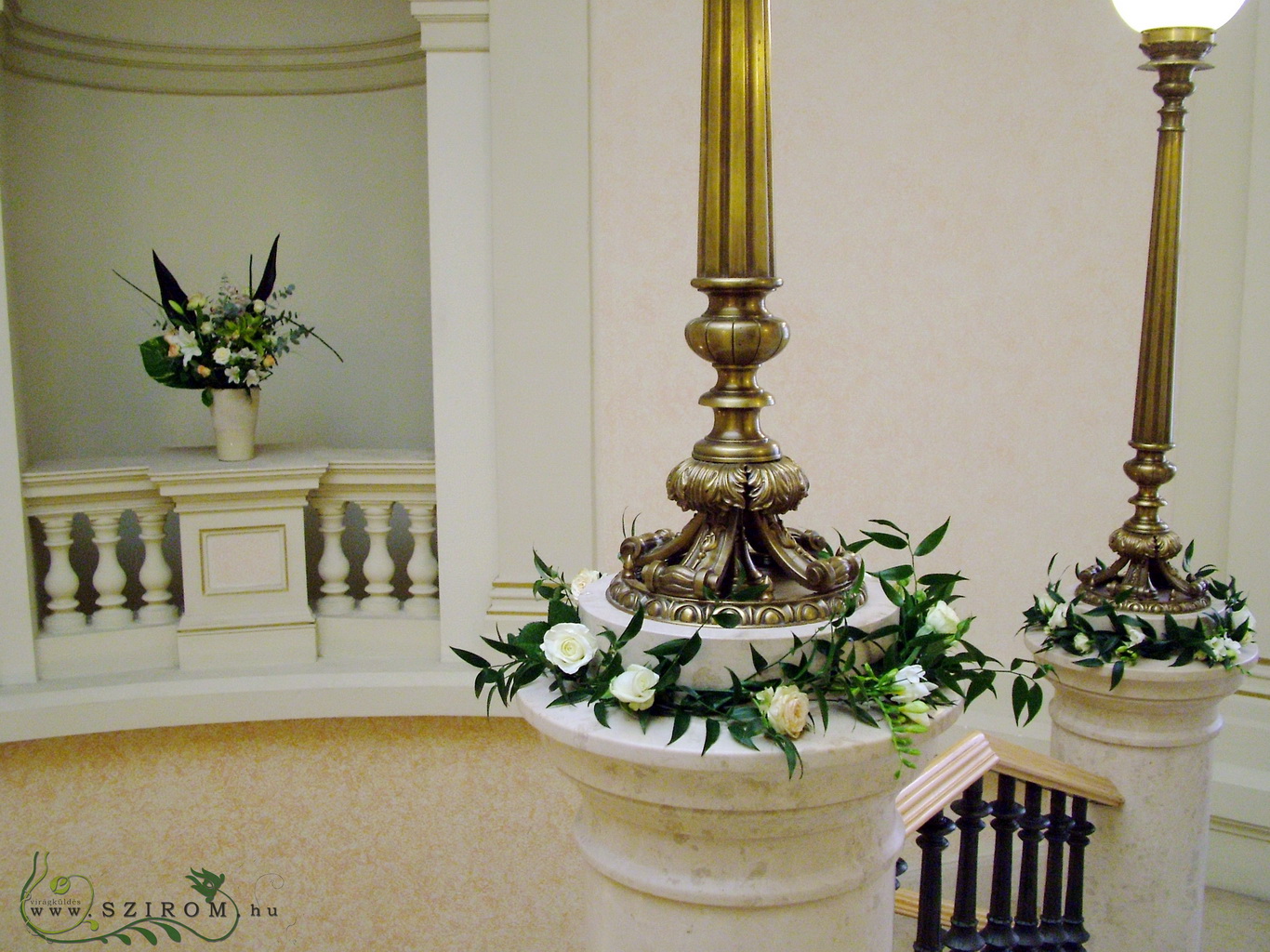 flower delivery Budapest - pillar flower decoration, Ybl palace, wedding