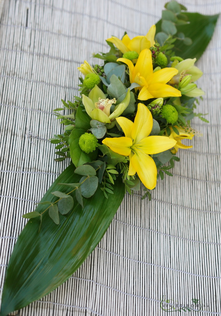flower delivery Budapest - Centerpiece with yellow lilies for long table, wedding