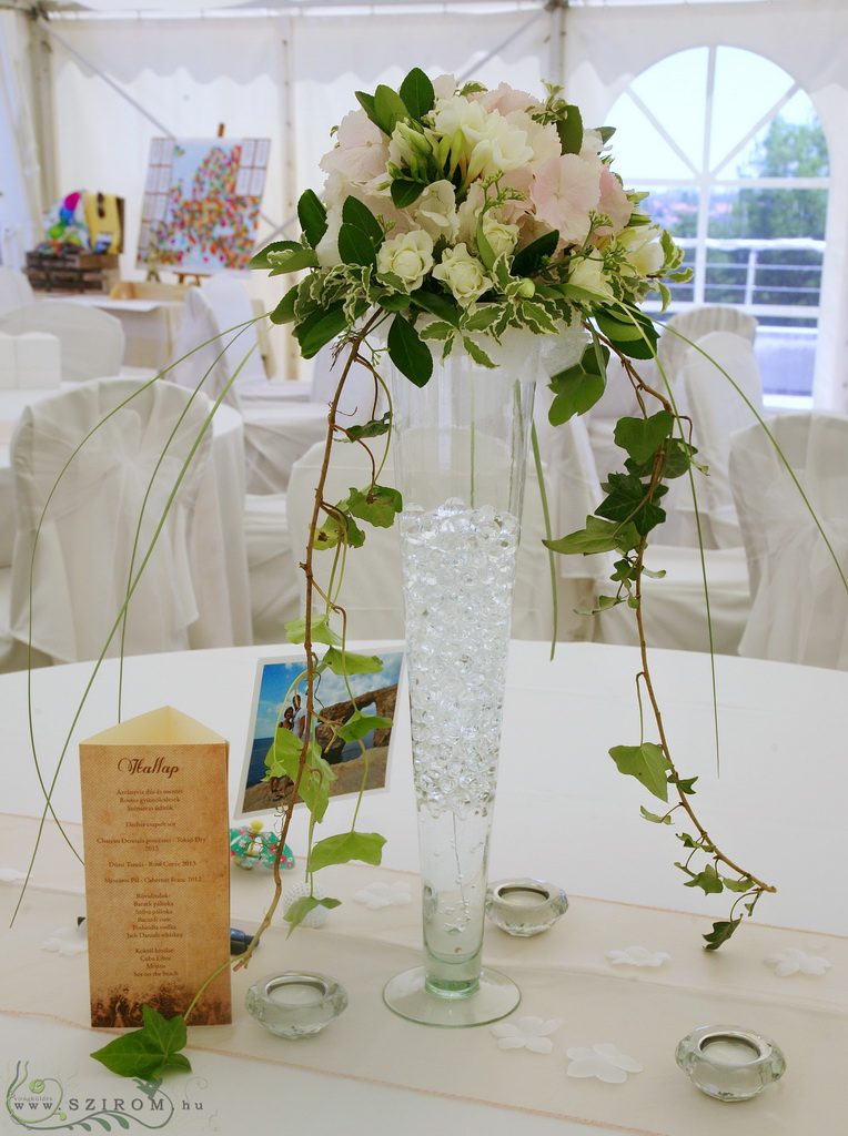 flower delivery Budapest - Tall vase table decoration, Academy Golf Budapest (hydrangea, liziantus, pink, white), wedding