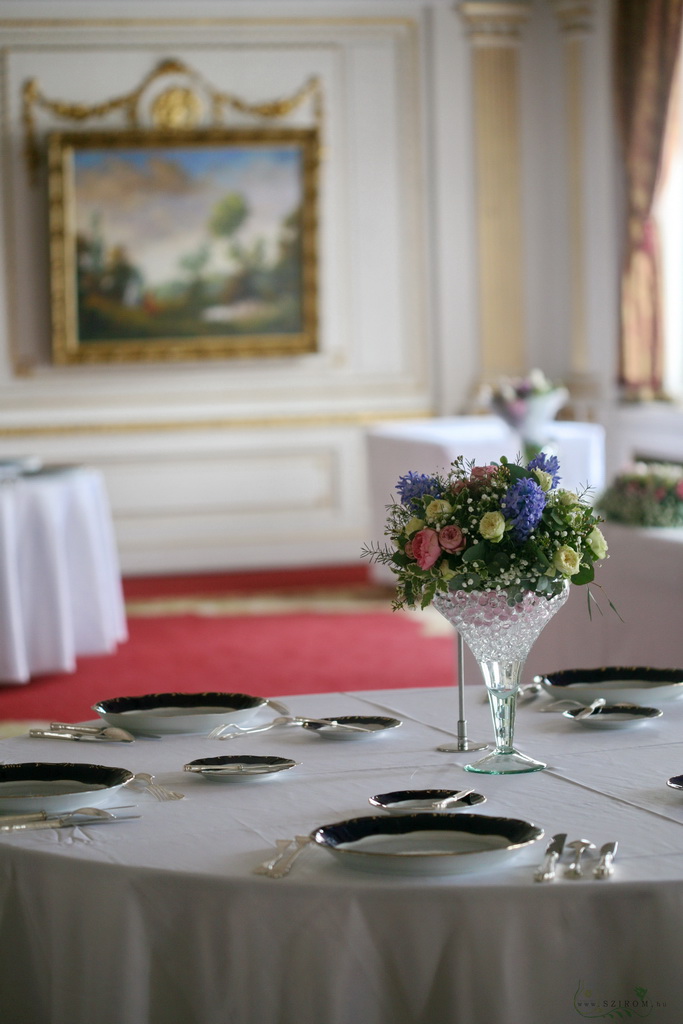 Blumenlieferung nach Budapest - Gästetisch Blumendekor