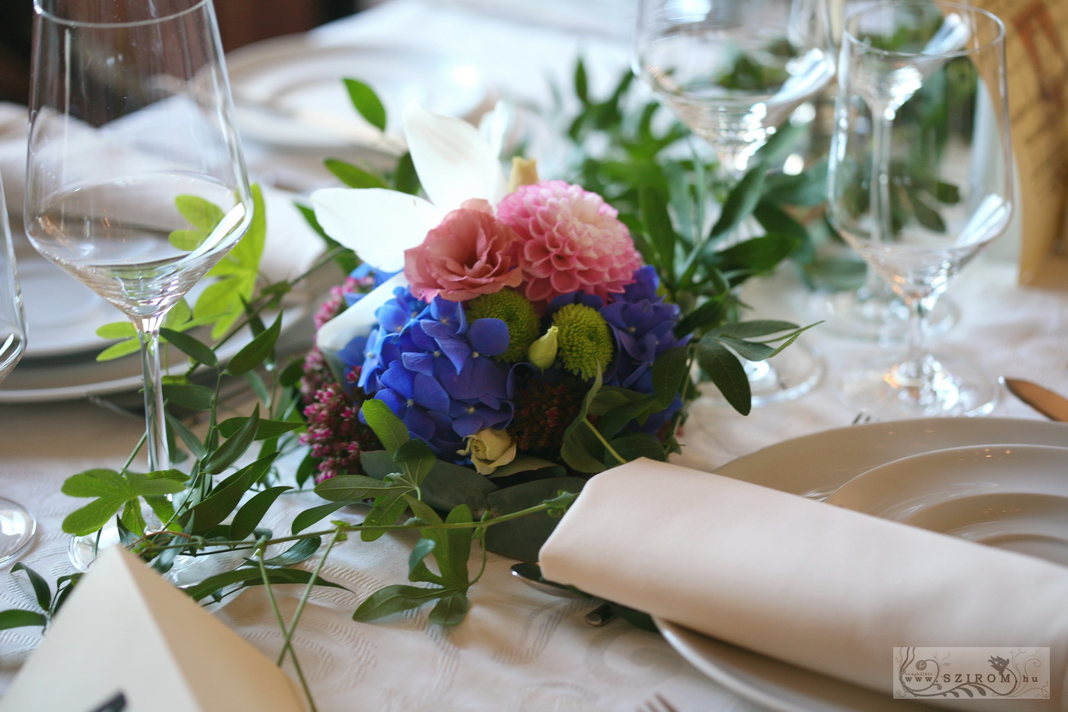 flower delivery Budapest - Centerpiece with golgota 1m, Fishermen's Bastion Budapest Restaurant (blue, purple, dahlia, hydrangea), wedding