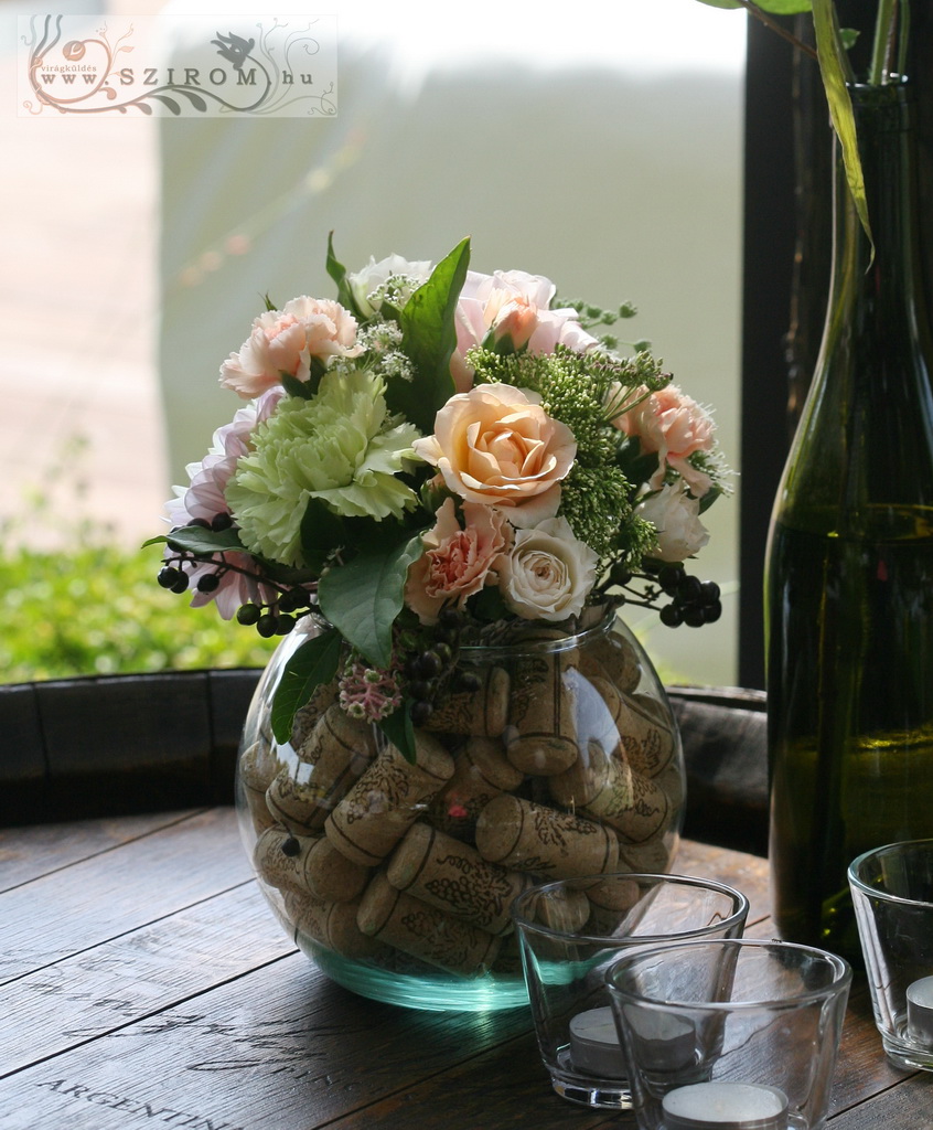 flower delivery Budapest - Wedding centerpiece wineyard style , Haraszthy Vallejo Etyek (peach, white, green)