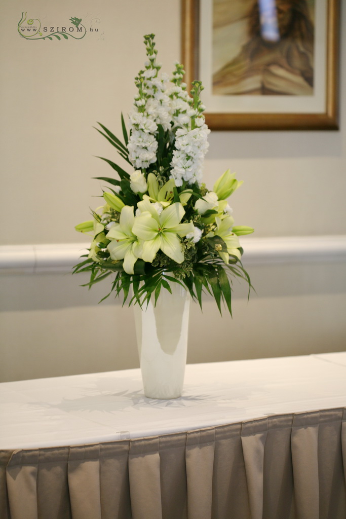 flower delivery Budapest - Lily tall centerpiece, Corinthia Hotel Budapest (viola, Asiatic lilies, cream), wedding