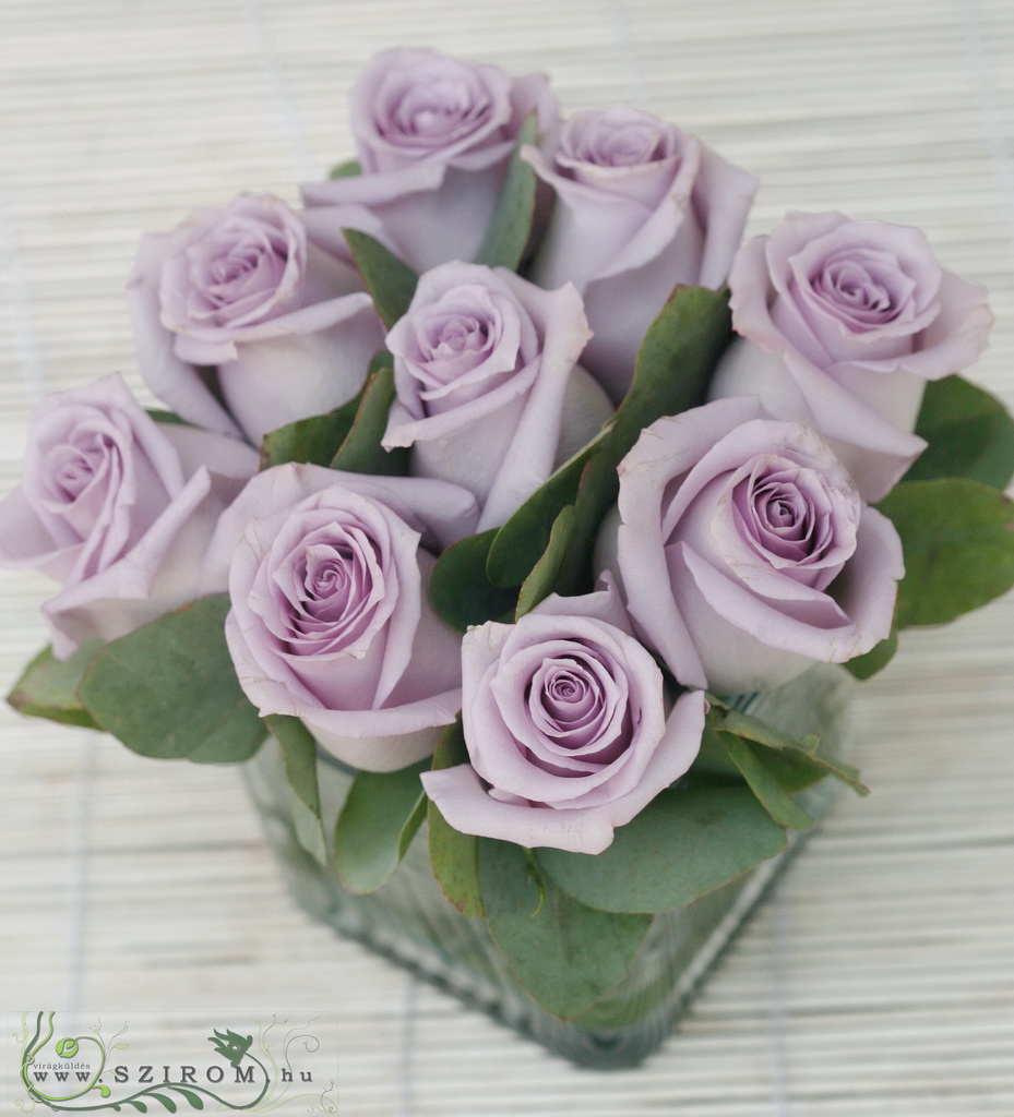 flower delivery Budapest - Roses in glass cube centerpiece (purple), wedding