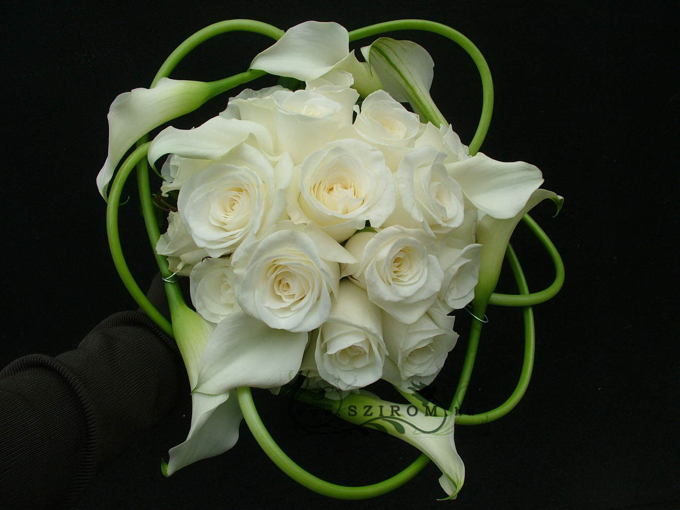 flower delivery Budapest - Bridal bouquet of callas and roses (white)