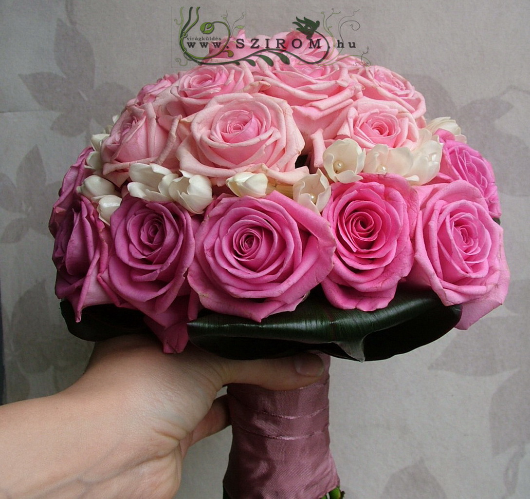 Menyasszonyi csokor rózsából, stephanotisal (rózsaszín)