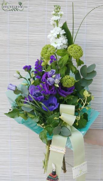 flower delivery Budapest - Small graduation bouquet for boys (8 stems)
