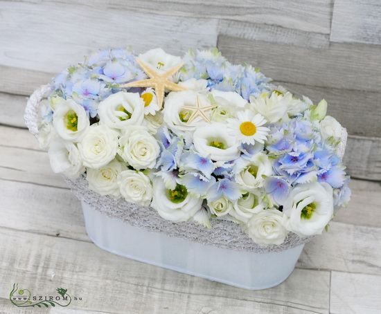 flower delivery Budapest - Summer flower arrangement with hydrangeas and sea star