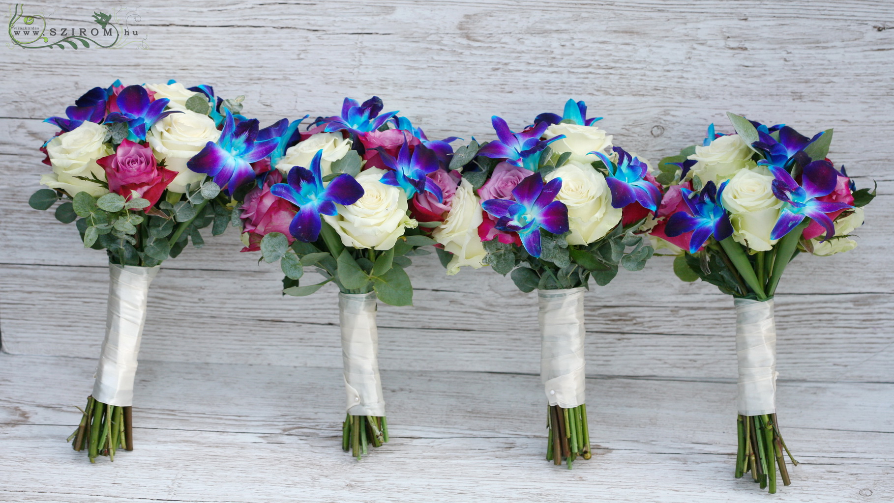 Menyaszonyi / koszorúslány csokor (rózsa, dendrobium orchidea, kék, fehér, rózsaszín) 1 db