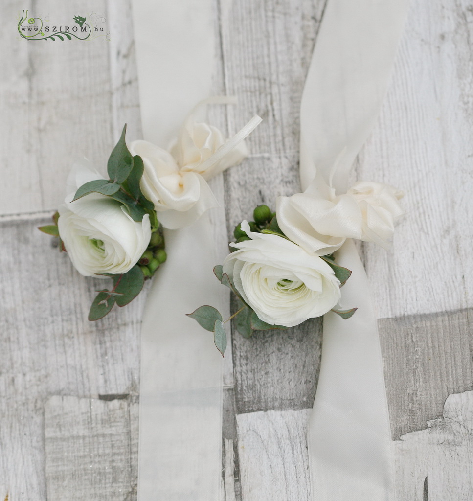 flower delivery Budapest - wrist corsage made of buttercup (white)