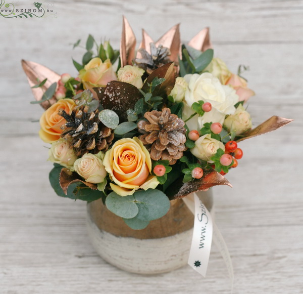 flower delivery Budapest - Winter flowerpot with peach flowers 