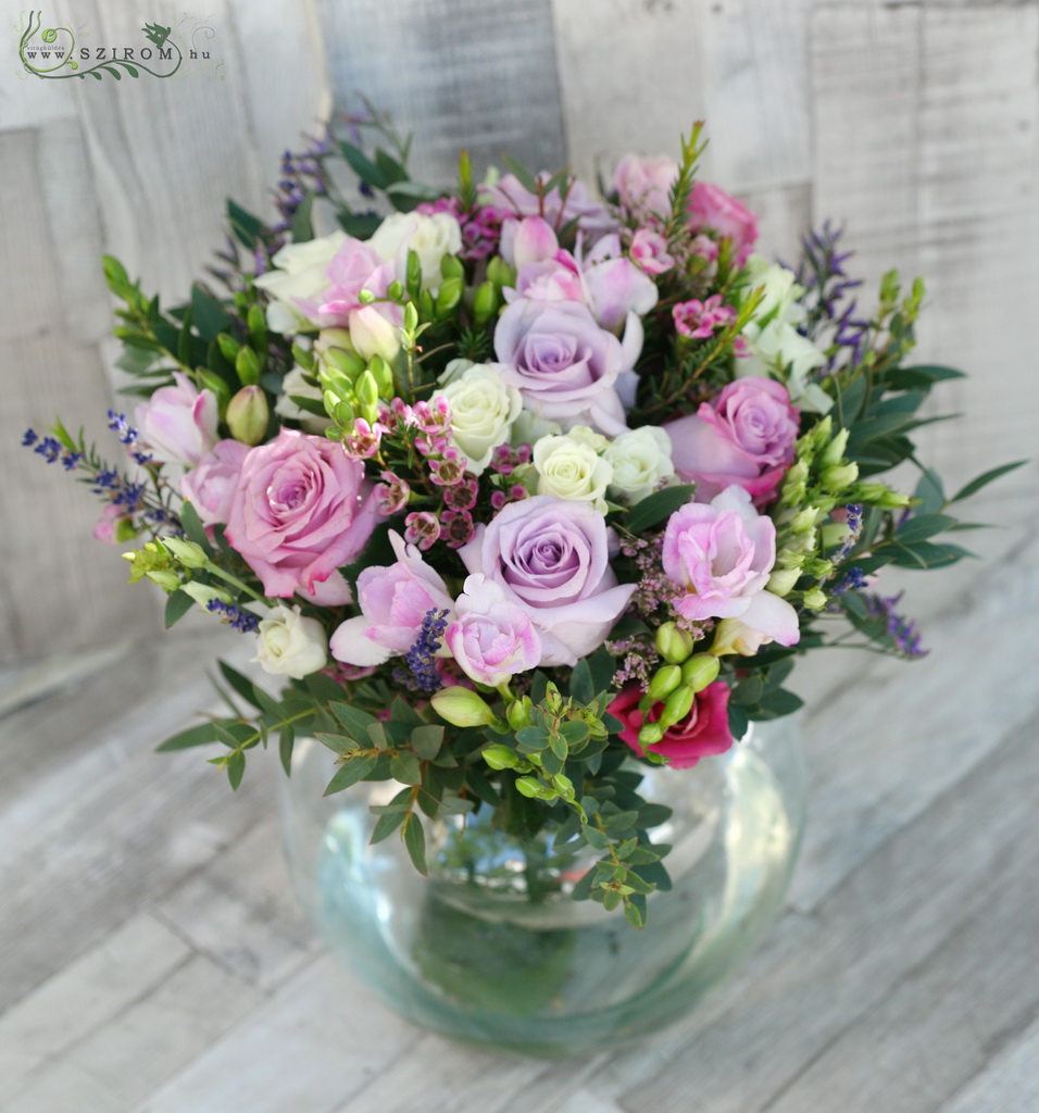 flower delivery Budapest - Big glass ball centerpiece (rose, spray rose, freesia, meadow flowers , purple), wedding