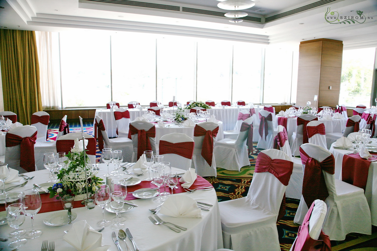 flower delivery Budapest - Flowers in cage (delphinium, alstroemeria, spray rose, amber) Marriott Hotel Budapest, wedding