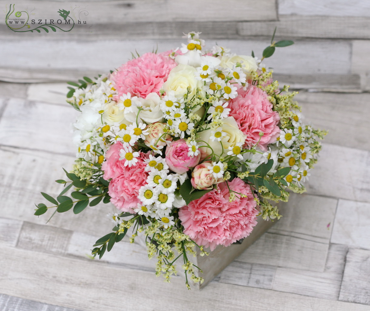 flower delivery Budapest - Flower arrangement with wild flowers in a wood box (rose, english rose, carnation, chamomile, pink, white), wedding