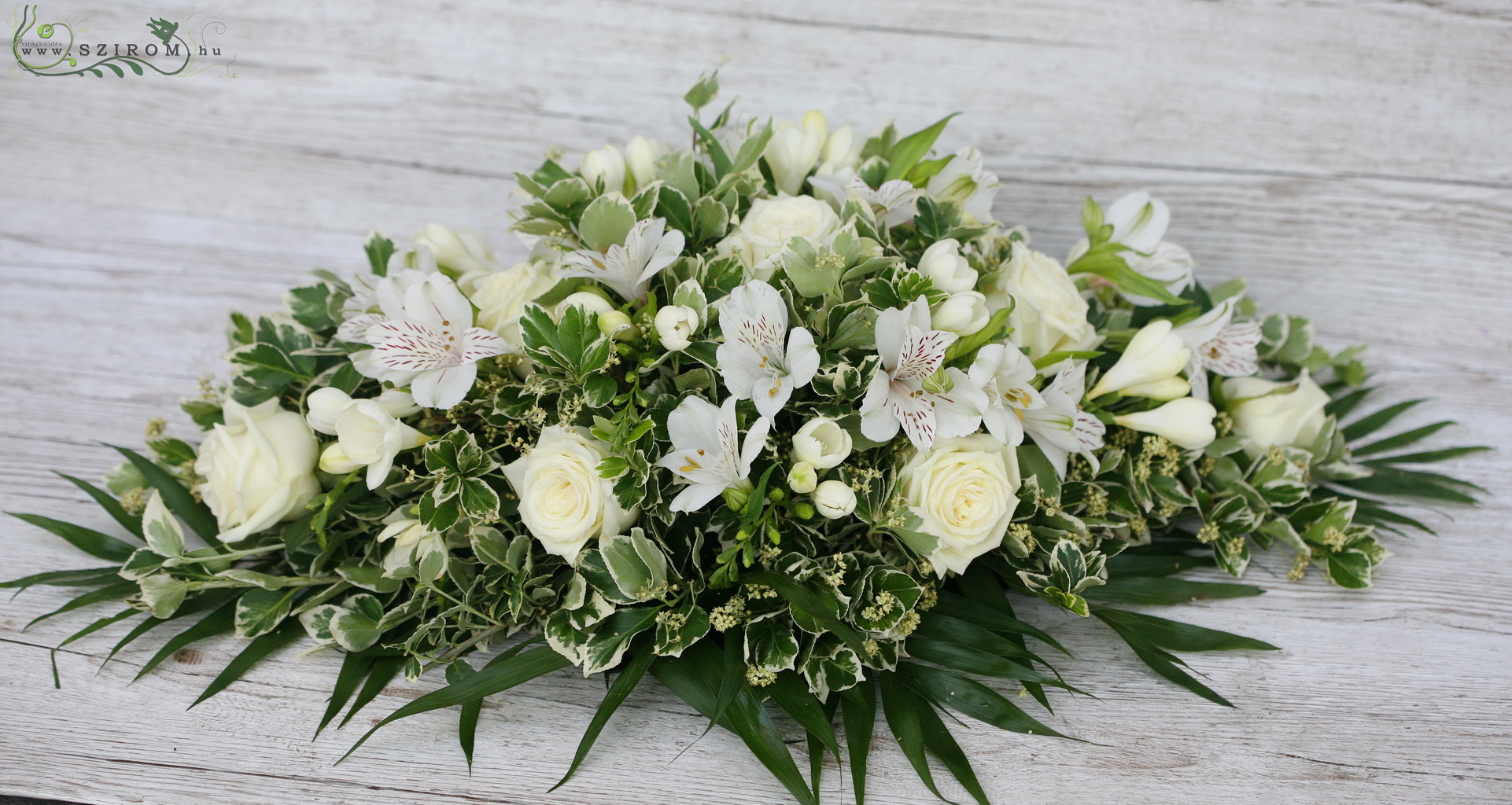 flower delivery Budapest - Main table decoration with white flowers (rose, freesia, alstroemeria, white), wedding