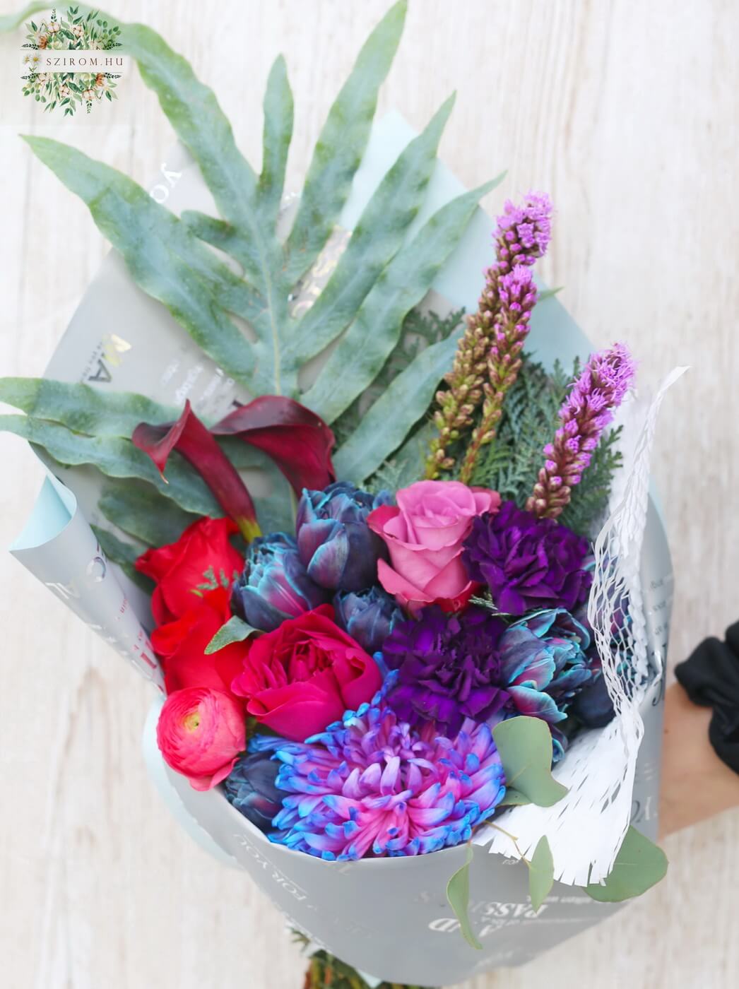 flower delivery Budapest - Blue - purple modern bouquet (20 stems)