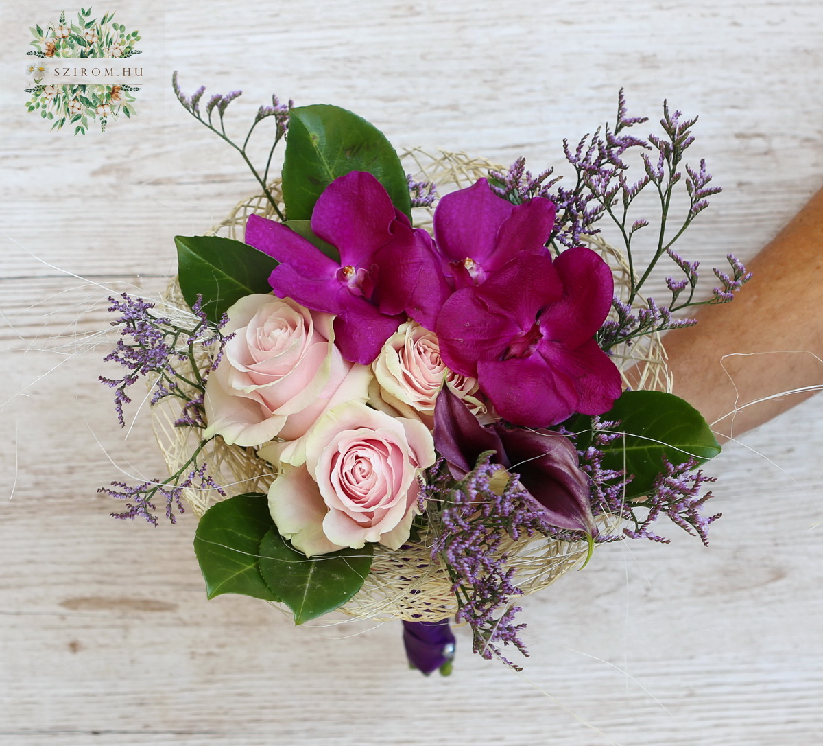 Blumenlieferung nach Budapest - Kleine Strauss mit Vanda Orchideen