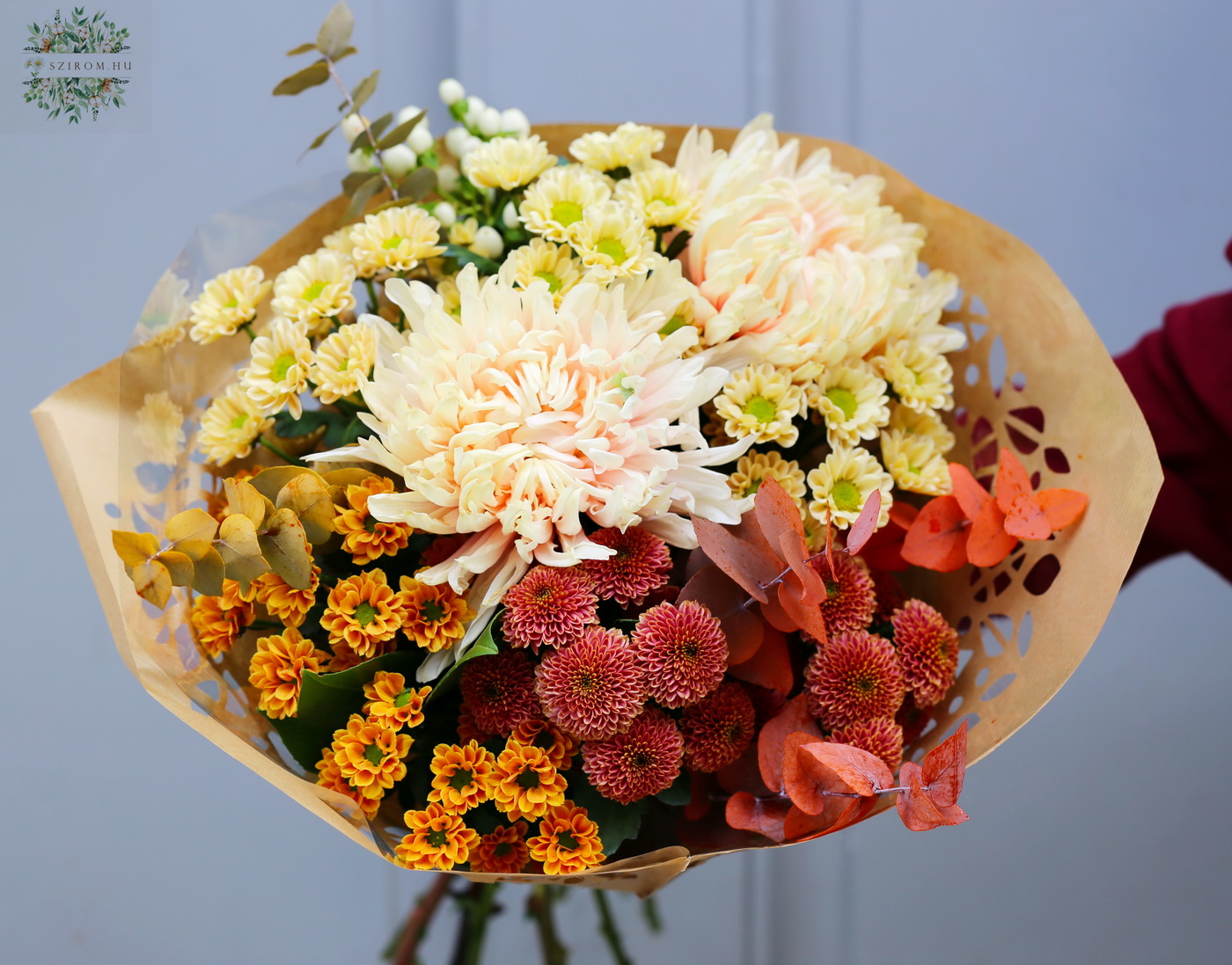 flower delivery Budapest - Warm color santinis in autumn bouquet