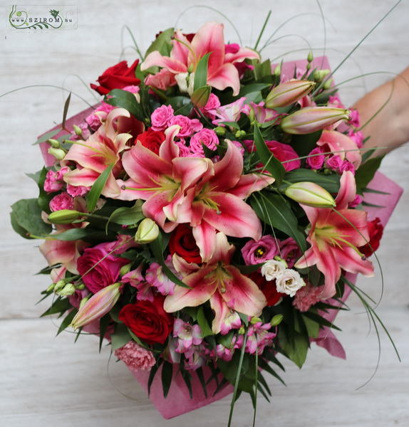 flower delivery Budapest - pink giant bouquet with lilies (35 st)