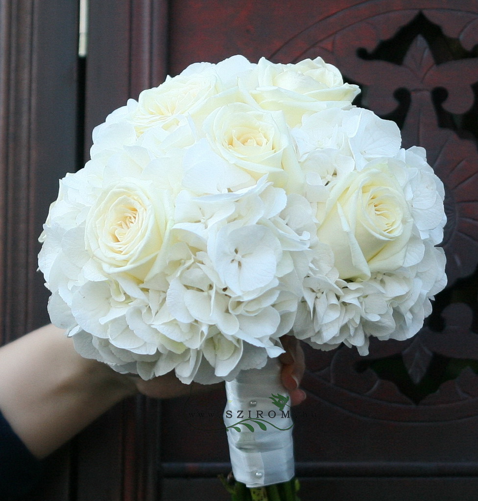 flower delivery Budapest - bridal bouquet (rose, hydrangea, white)