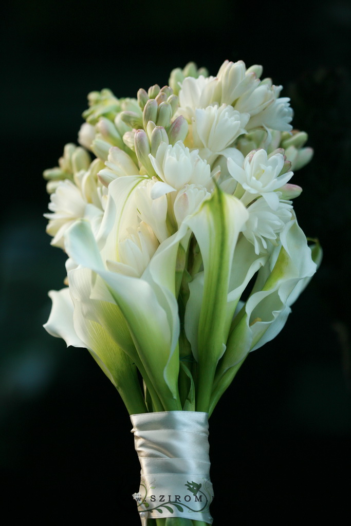 flower delivery Budapest - bridal bouquet (tuberose, calla, white)