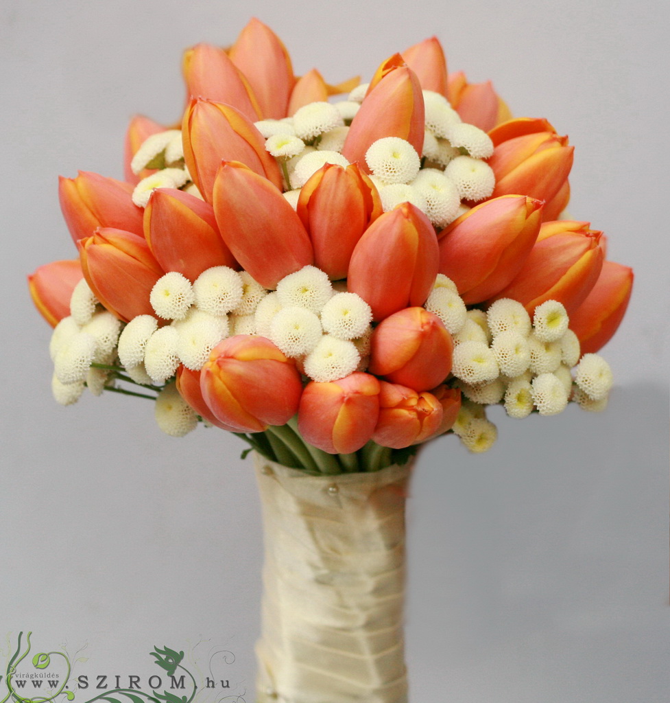 Virágküldés Budapest - menyasszonyi csokor (tulipán, matricaria, fehér, narancs) tél, tavasz