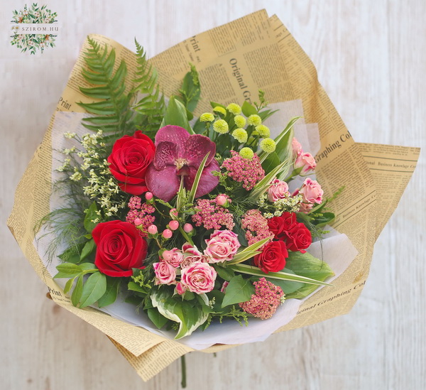 flower delivery Budapest - Meadow flowery bouquet with roses, orchid (16 stems)