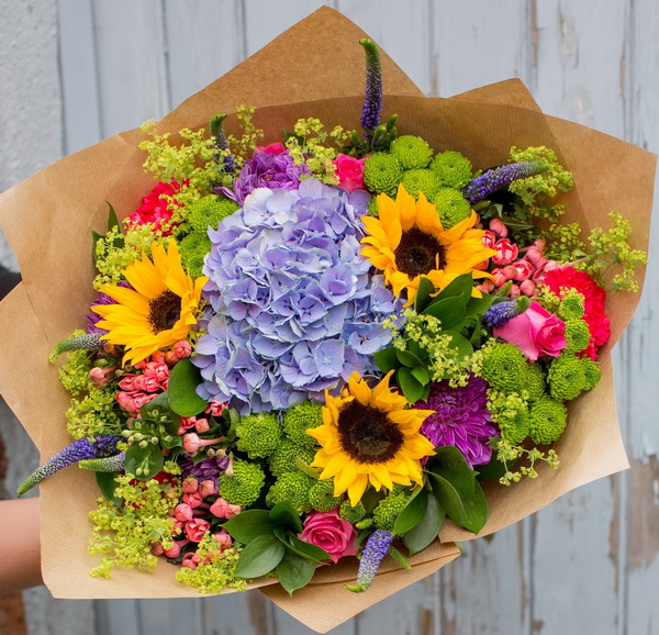flower delivery Budapest - Big  bouquet with colorfull flowers (27 stems)