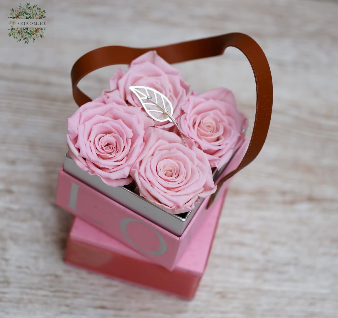 flower delivery Budapest - Small forever rose box (4 stem)