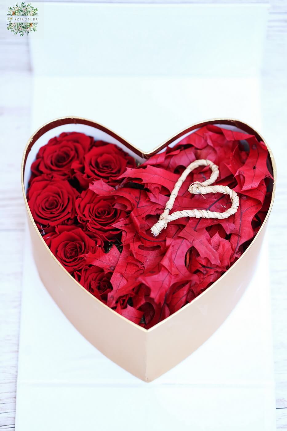 flower delivery Budapest - Forever rose in openable heart box, with red autumn leaves