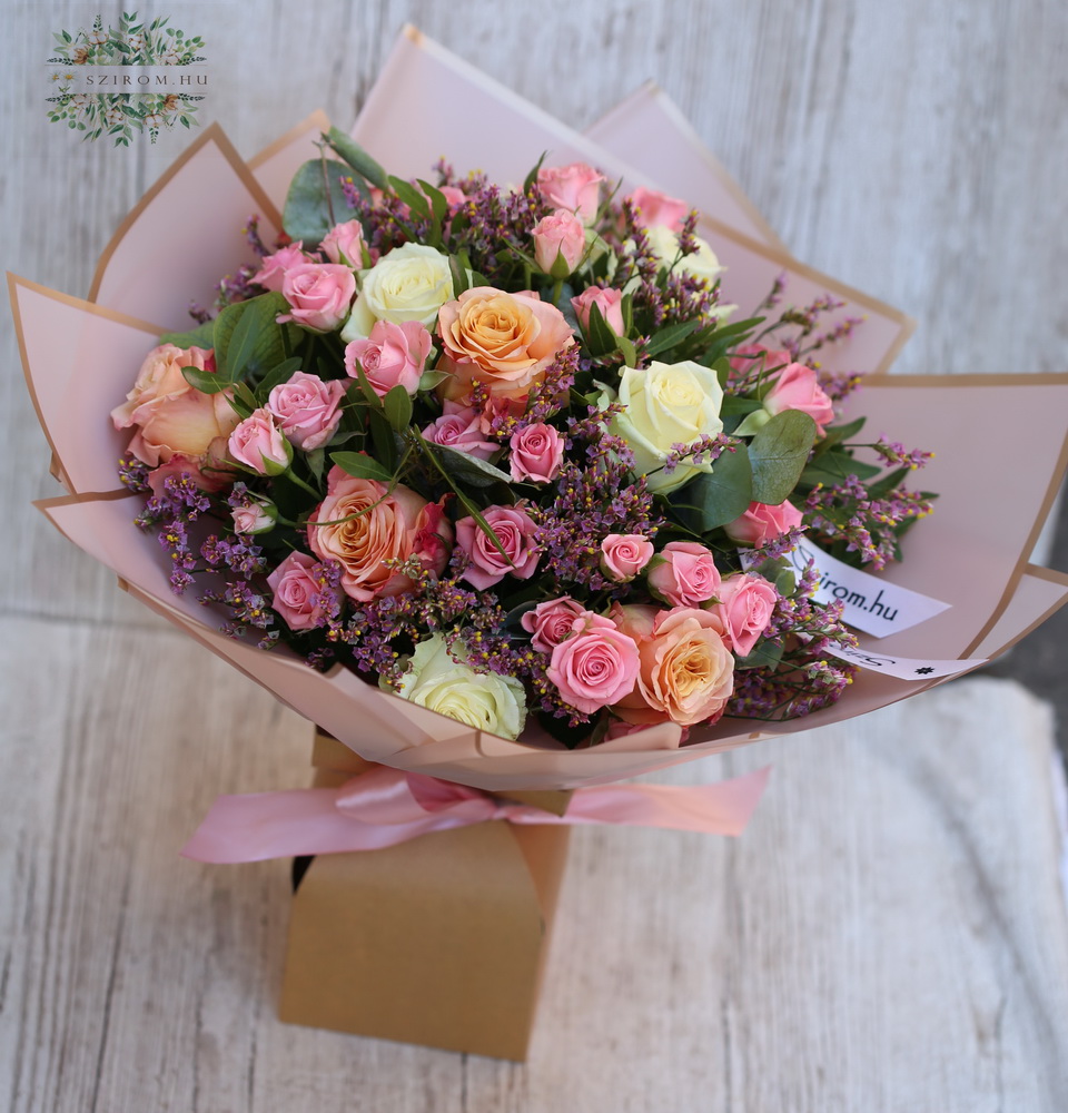 flower delivery Budapest - Romantic bouquet of roses (21 stems)