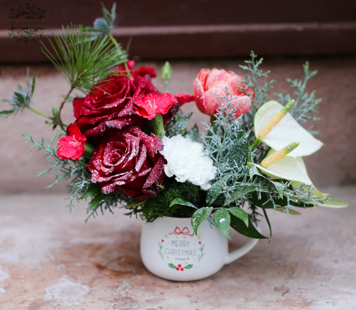 Virágküldés Budapest - Kis karácsonyi Mikulás virágbögre