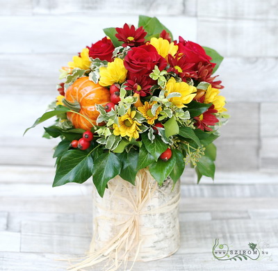 flower delivery Budapest - vintage autum log