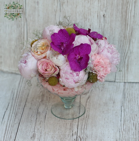 Blumenlieferung nach Budapest - Blumencocktail mit Pfingstrosen