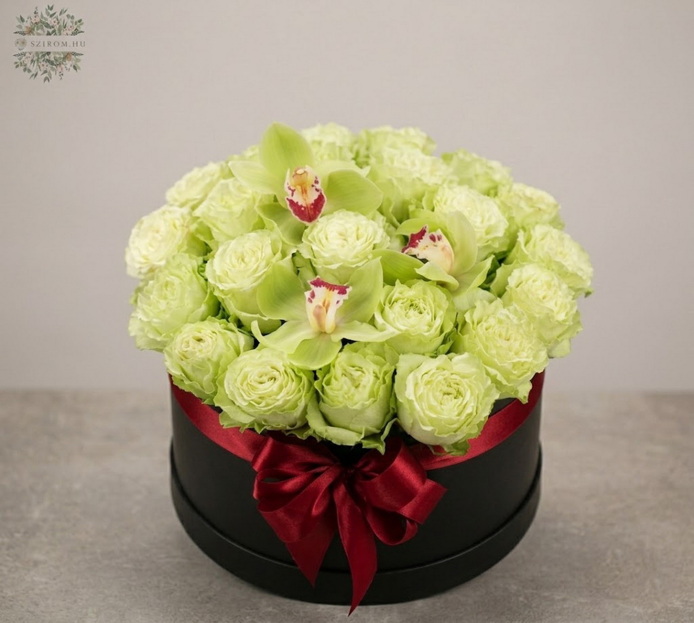 Virágküldés Budapest - Zöld rózsás orchideás virágdoboz (23 szál)